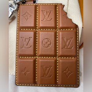 LV Chocolate 🍫 Bagcharm /keyholder